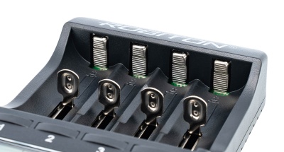 Купить Зарядное устройство ROBITON Master Charger Pro с дисплеем